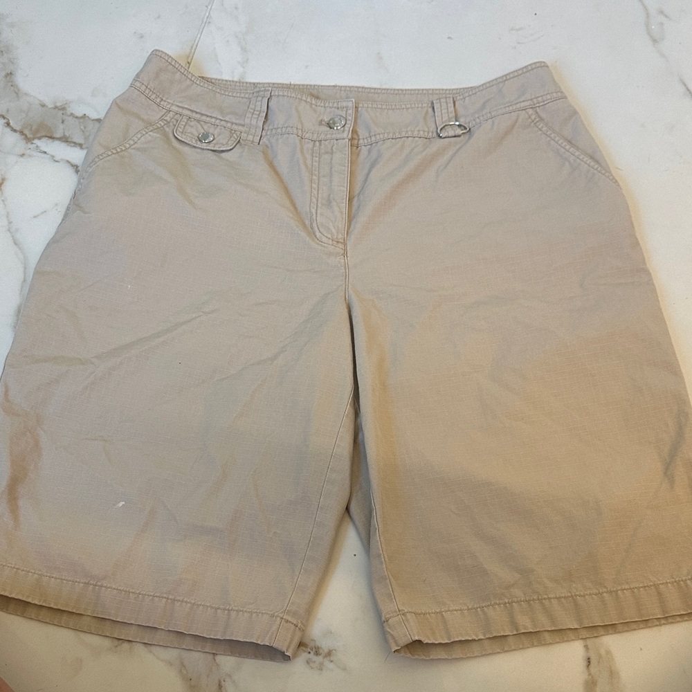 Vintage Jones New York Women's Beige Shorts